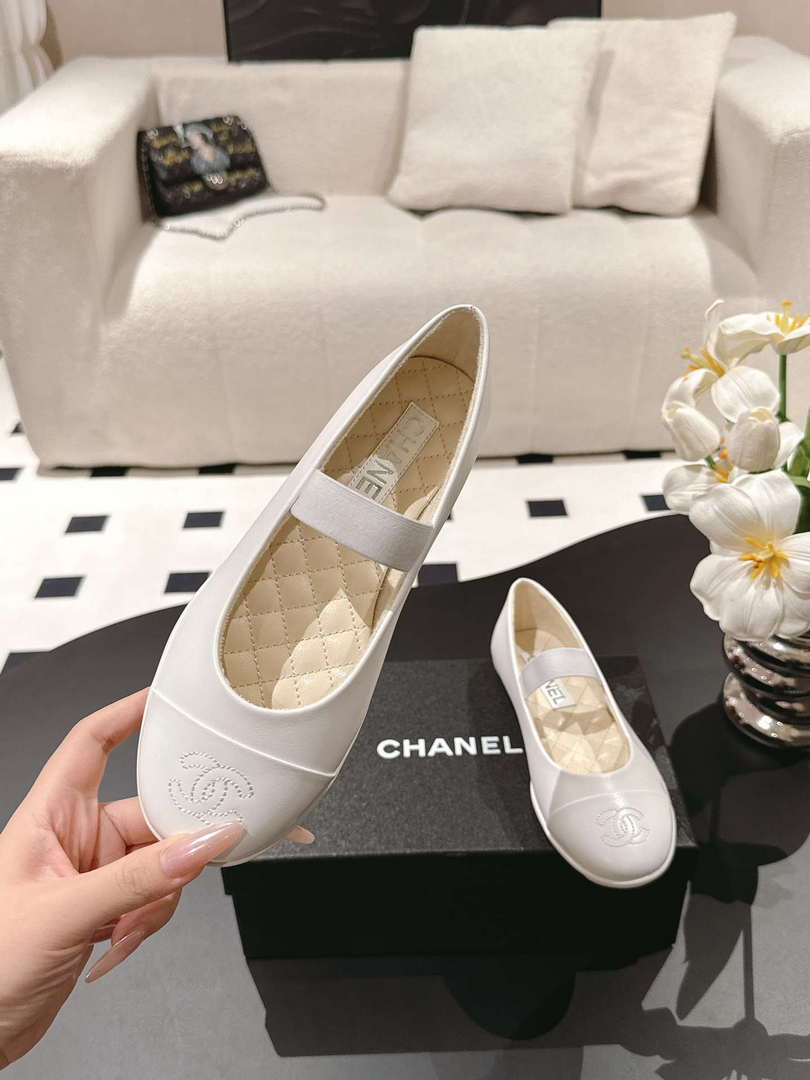 Chanel Women's Fashion Mary Janes Shoes C90290 - Euro 35=US 4 - View 3