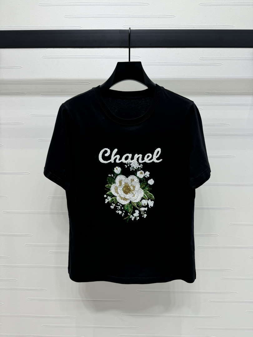 Chanel Women's Fashion T-shirt C81002
