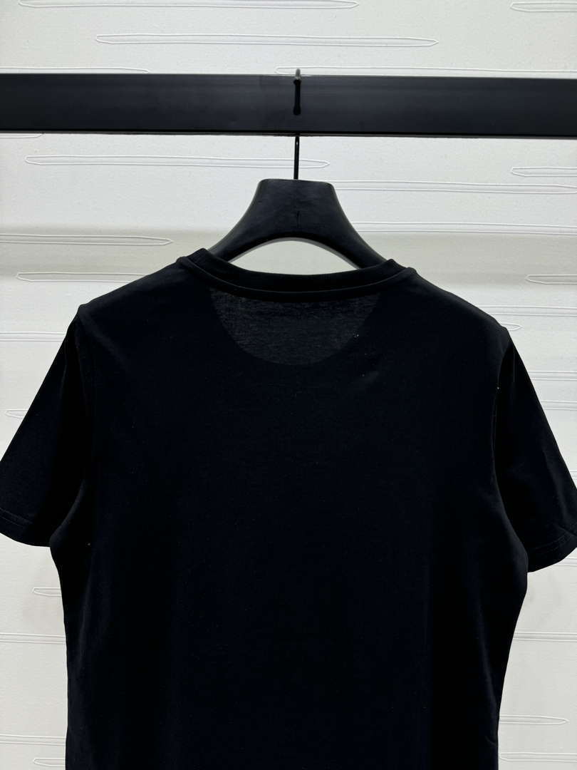 Chanel Women's Fashion T-shirt C81002