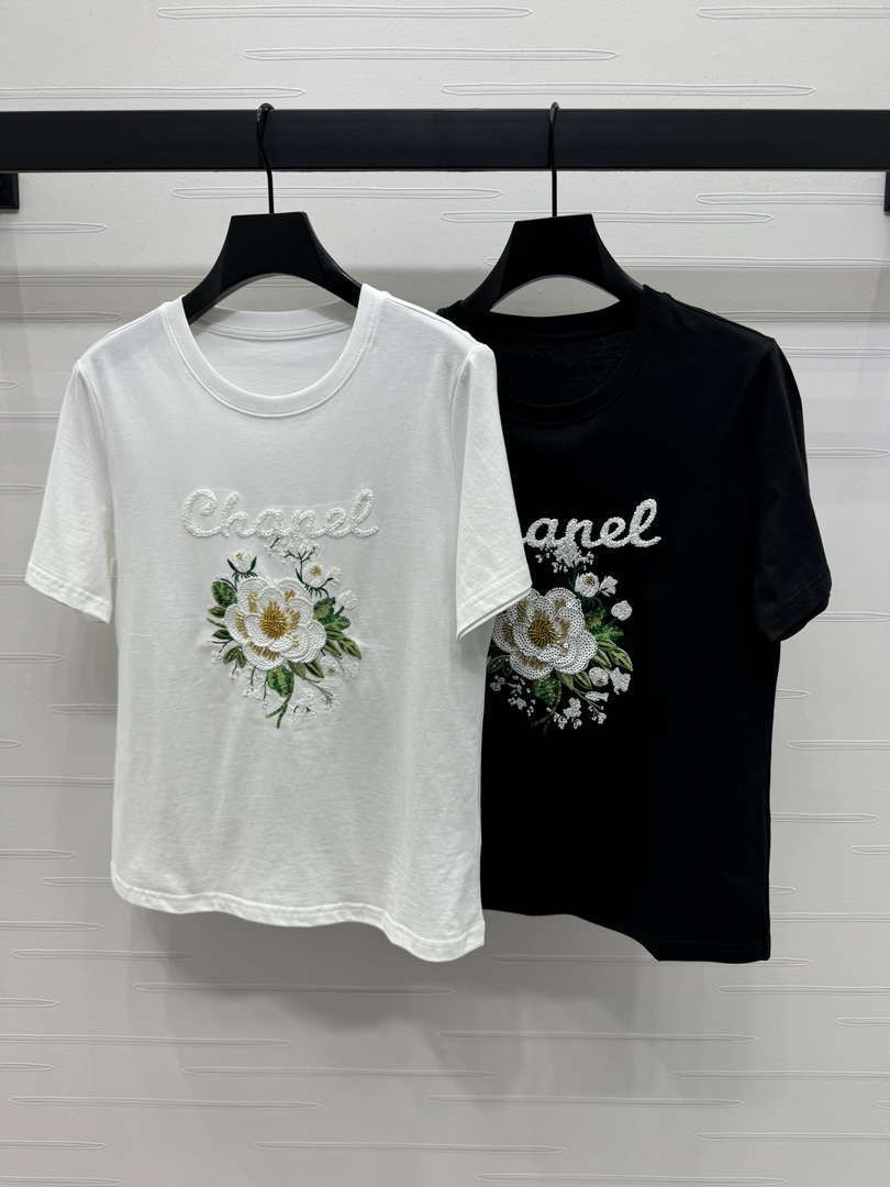 Chanel Women's Fashion T-shirt C81002