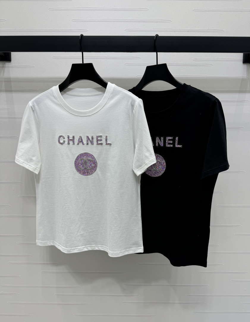 Chanel Women's Fashion T-shirt C81003