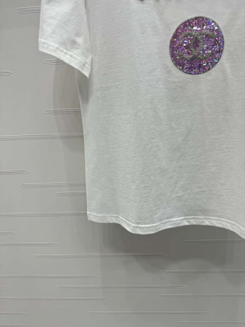 Chanel Women's Fashion T-shirt C81003
