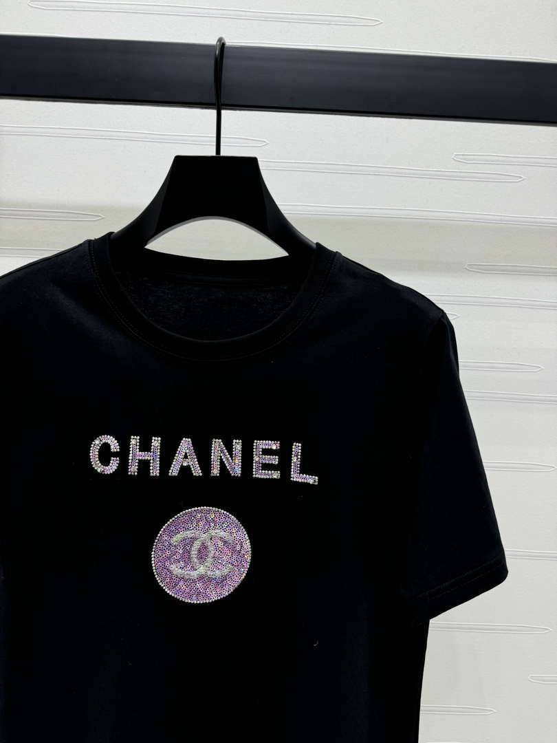 Chanel Women's Fashion T-shirt C81003