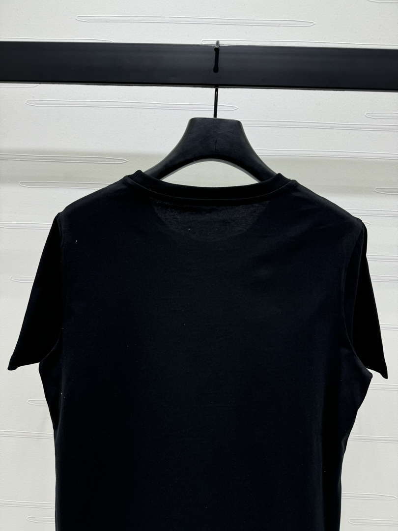 Chanel Women's Fashion T-shirt C81003
