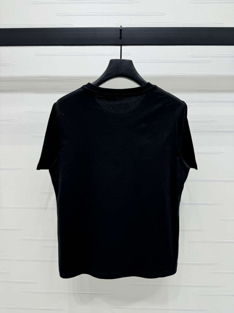 Chanel Women's Fashion T-shirt C81003