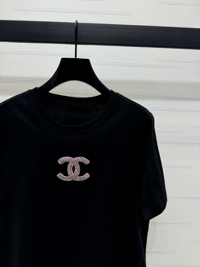 Chanel Women's Fashion T-shirt C81004