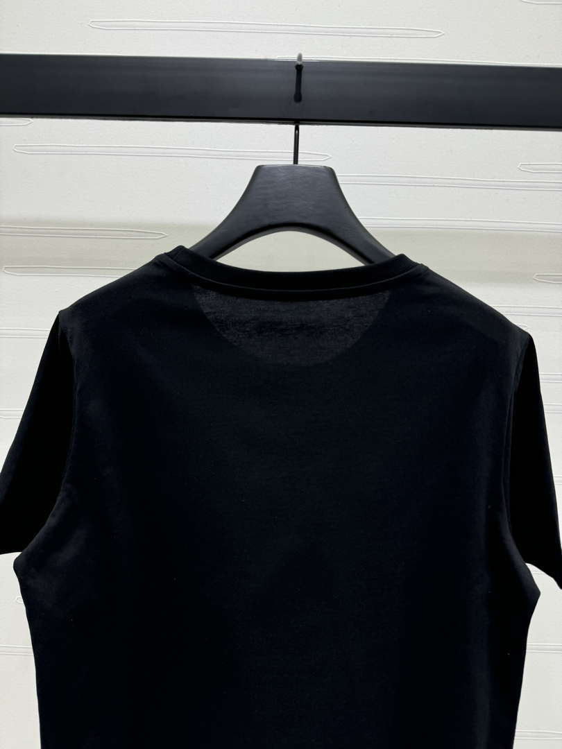 Chanel Women's Fashion T-shirt C81004