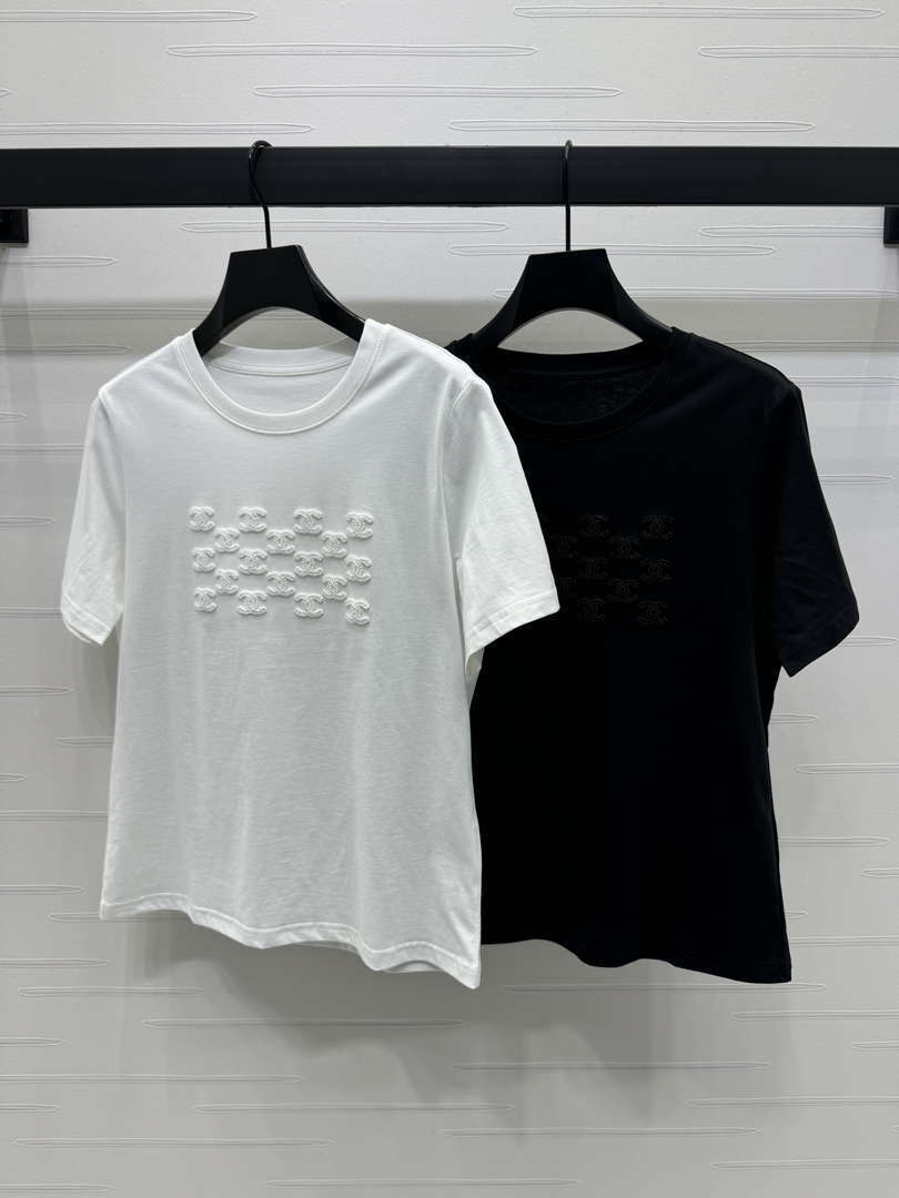 Chanel Women's Fashion T-shirt C81005
