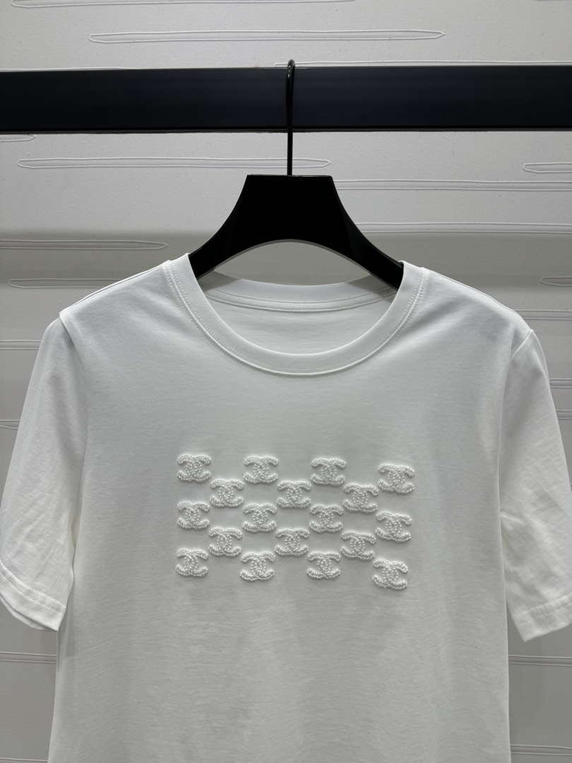 Chanel Women's Fashion T-shirt C81005