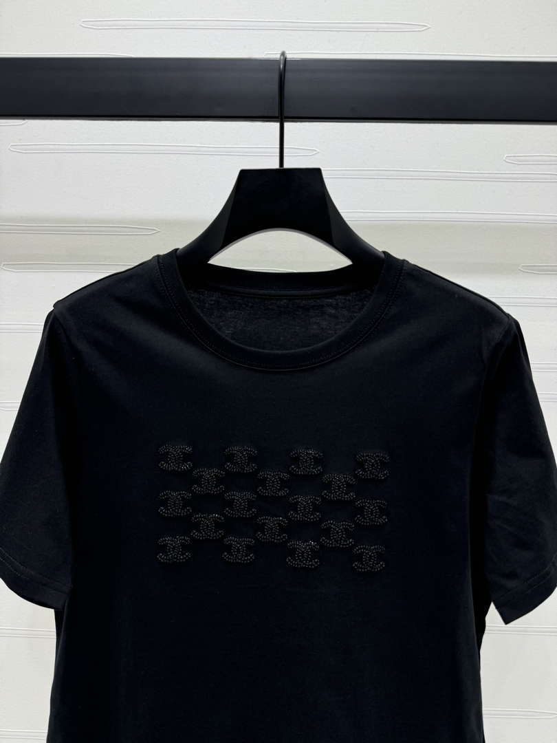 Chanel Women's Fashion T-shirt C81005