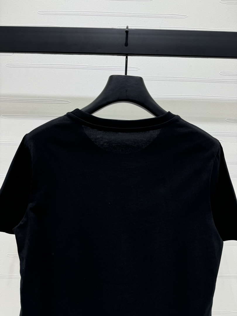 Chanel Women's Fashion T-shirt C81005