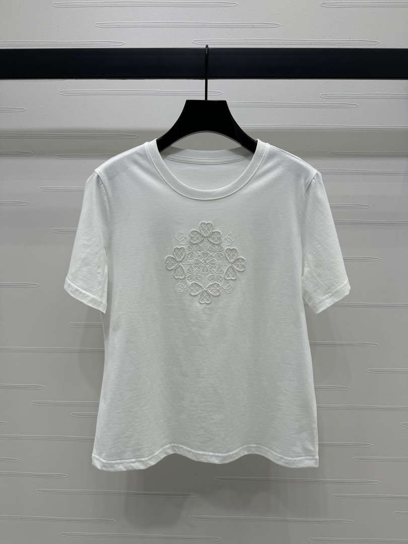 Chanel Women's Fashion T-shirt C81006