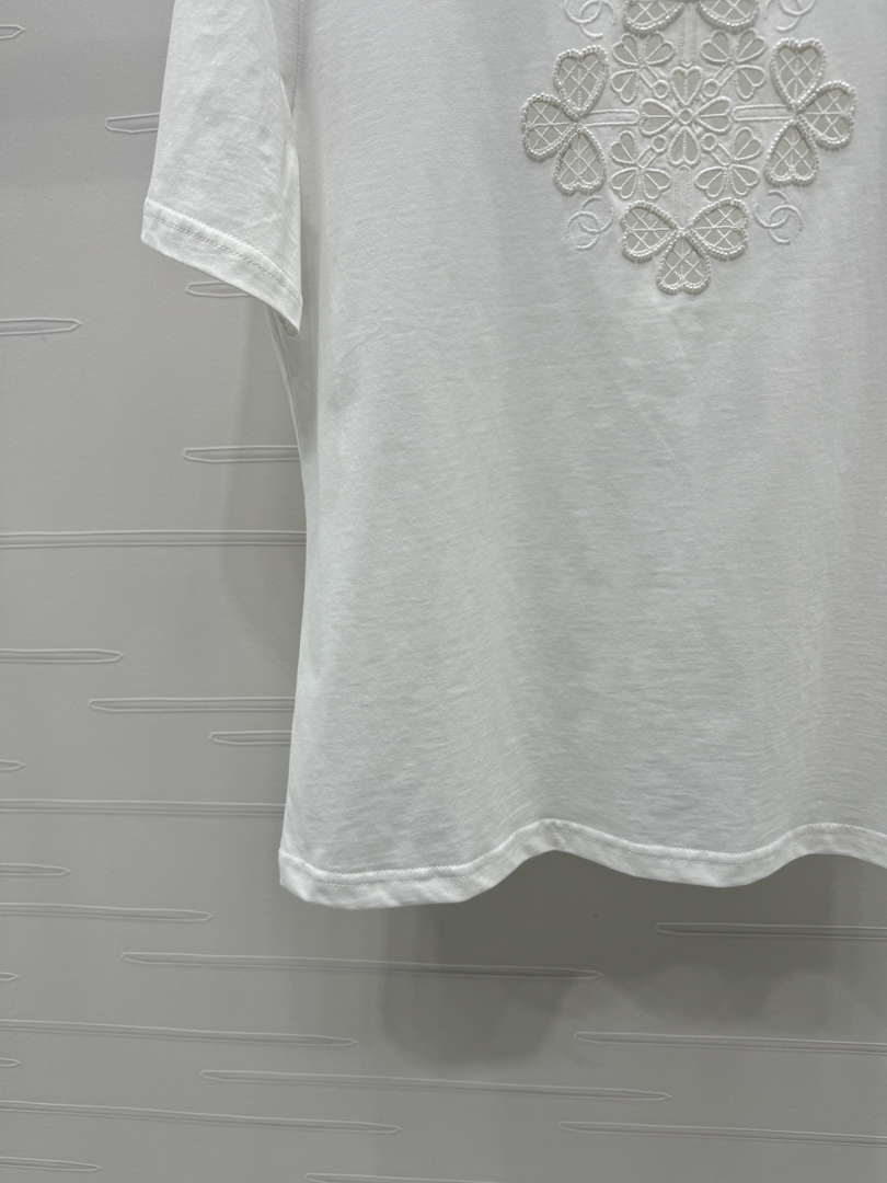 Chanel Women's Fashion T-shirt C81006