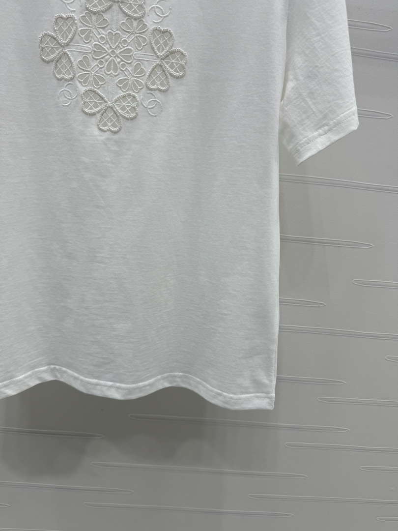Chanel Women's Fashion T-shirt C81006