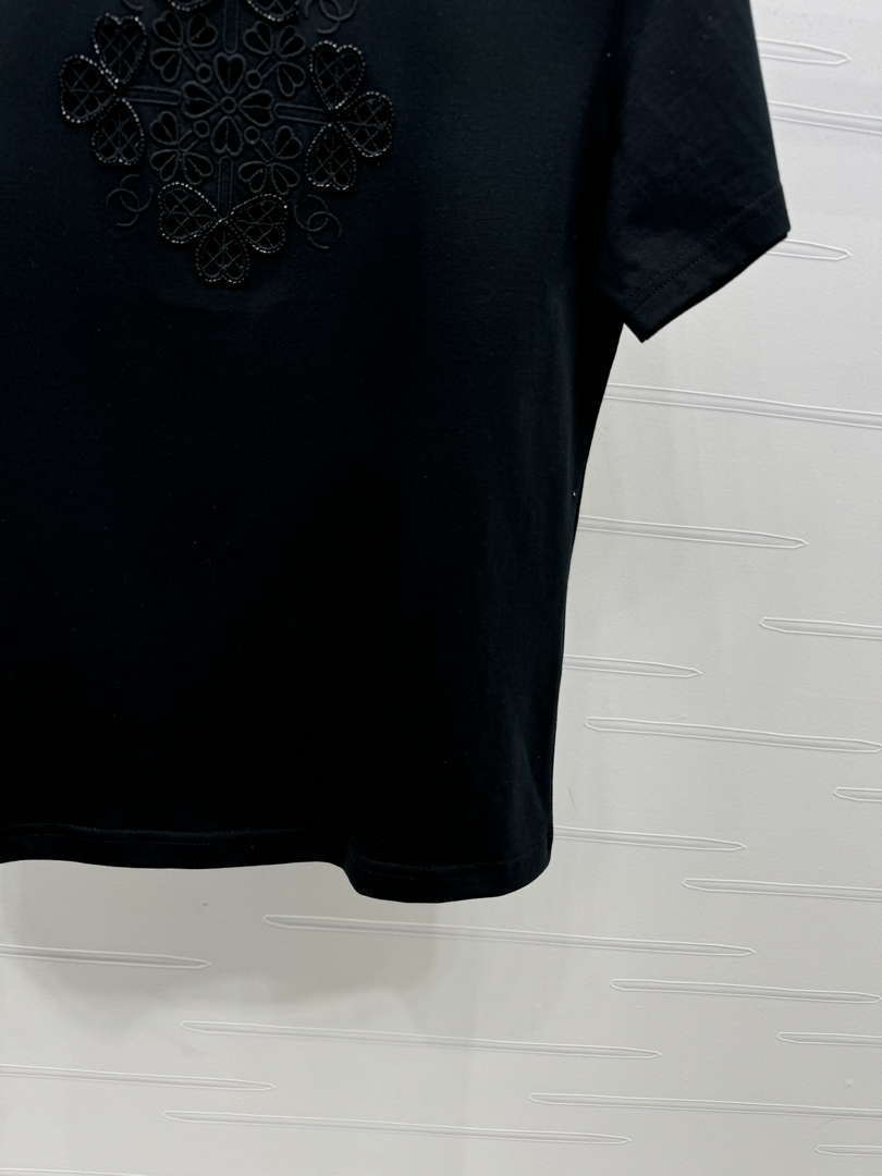 Chanel Women's Fashion T-shirt C81006