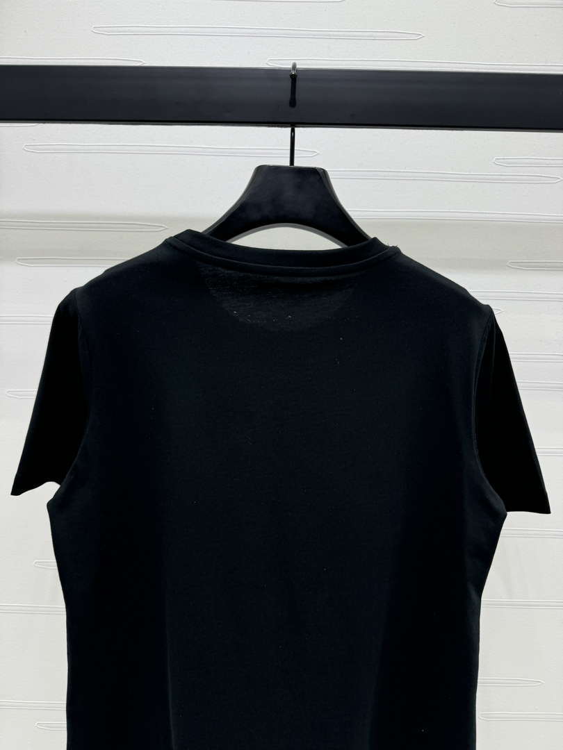 Chanel Women's Fashion T-shirt C81006