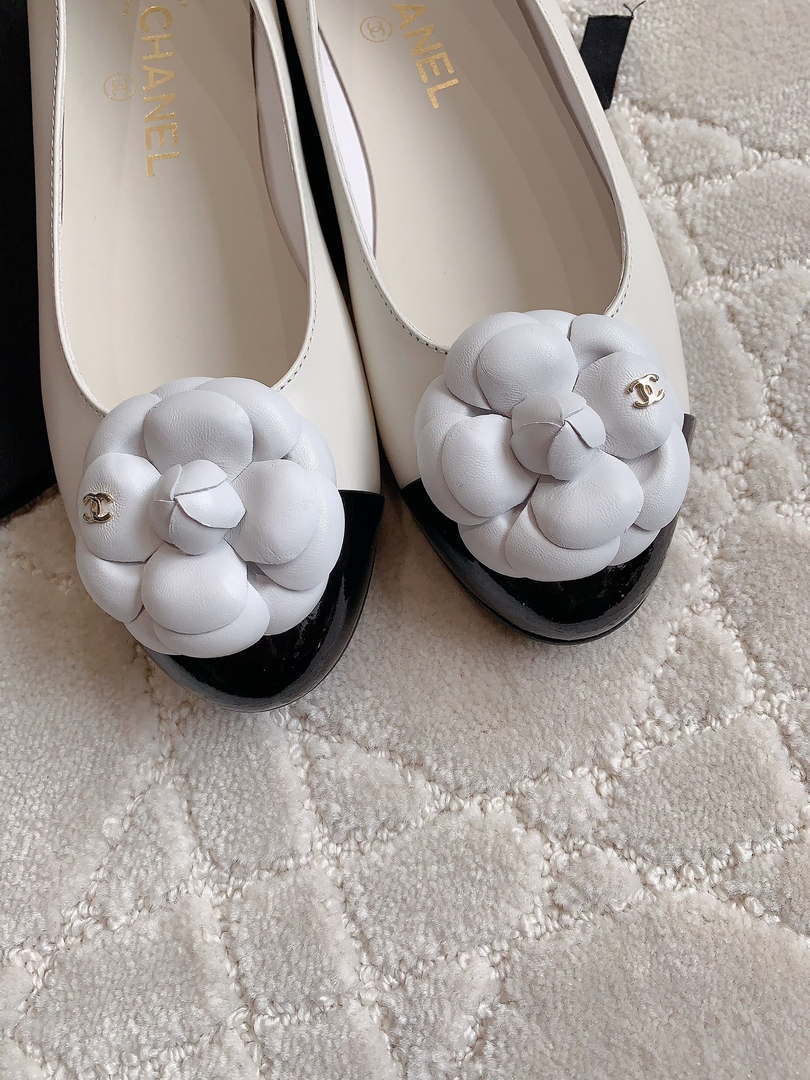 Chanel Women's G31318 Camellia shoes Lambskin CC91010 - Euro 35=US 4 - View 5