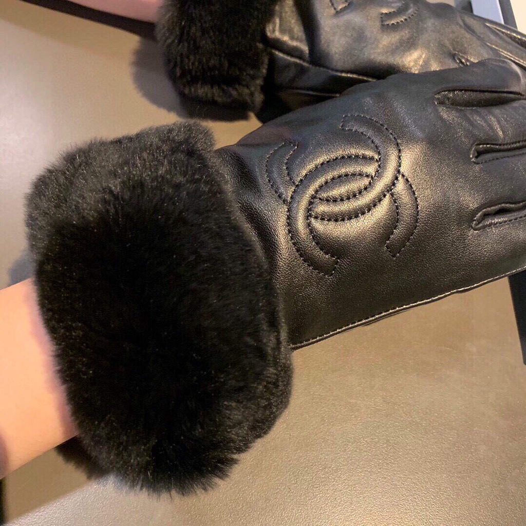 Chanel Women's Gloves Designer Leather Gloves AA8315