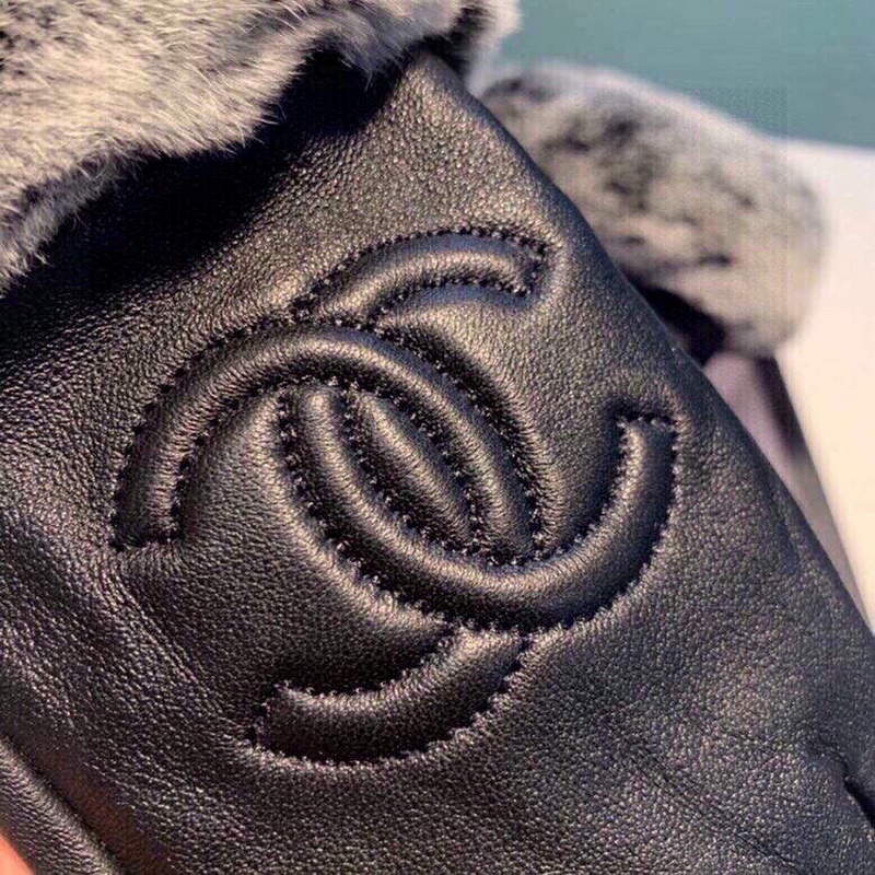 Chanel Women's Gloves Designer Leather Gloves AA8316