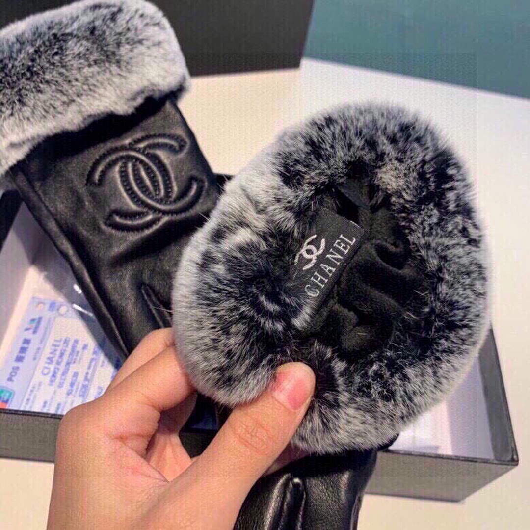 Chanel Women's Gloves Designer Leather Gloves AA8316