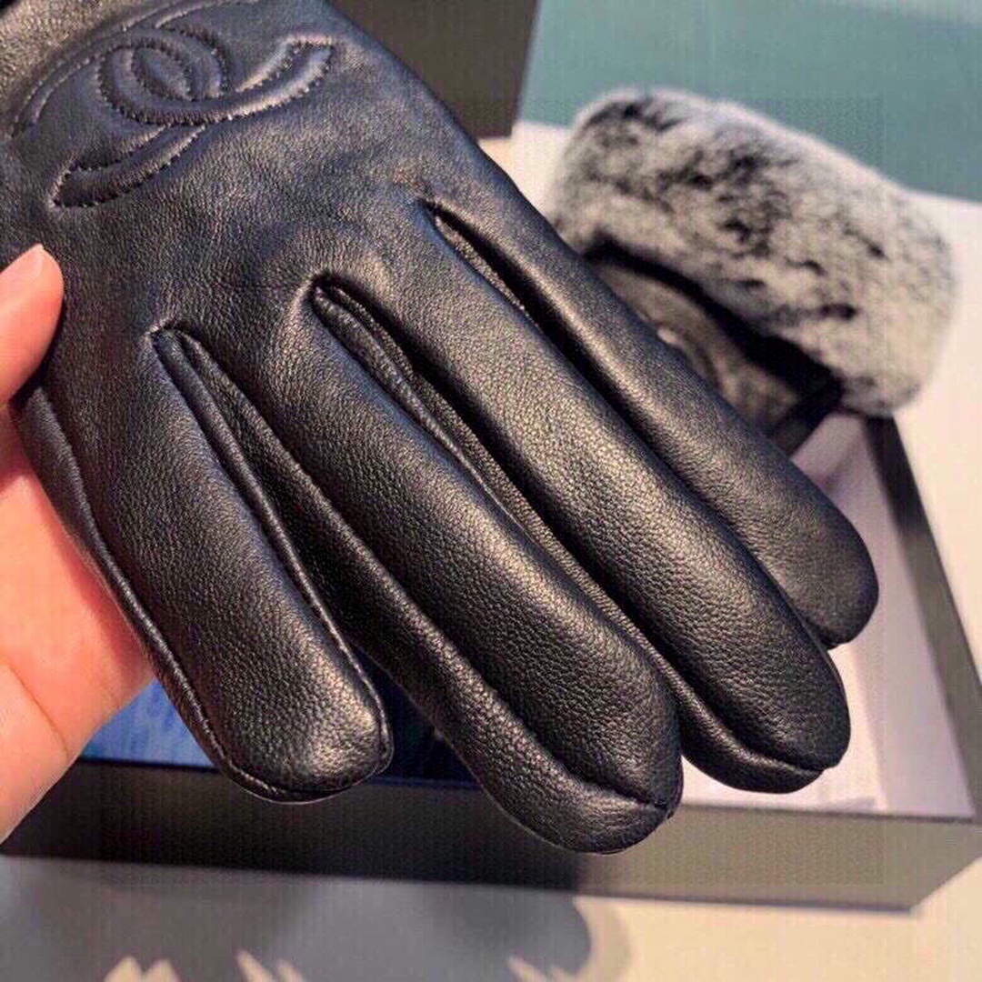 Chanel Women's Gloves Designer Leather Gloves AA8316