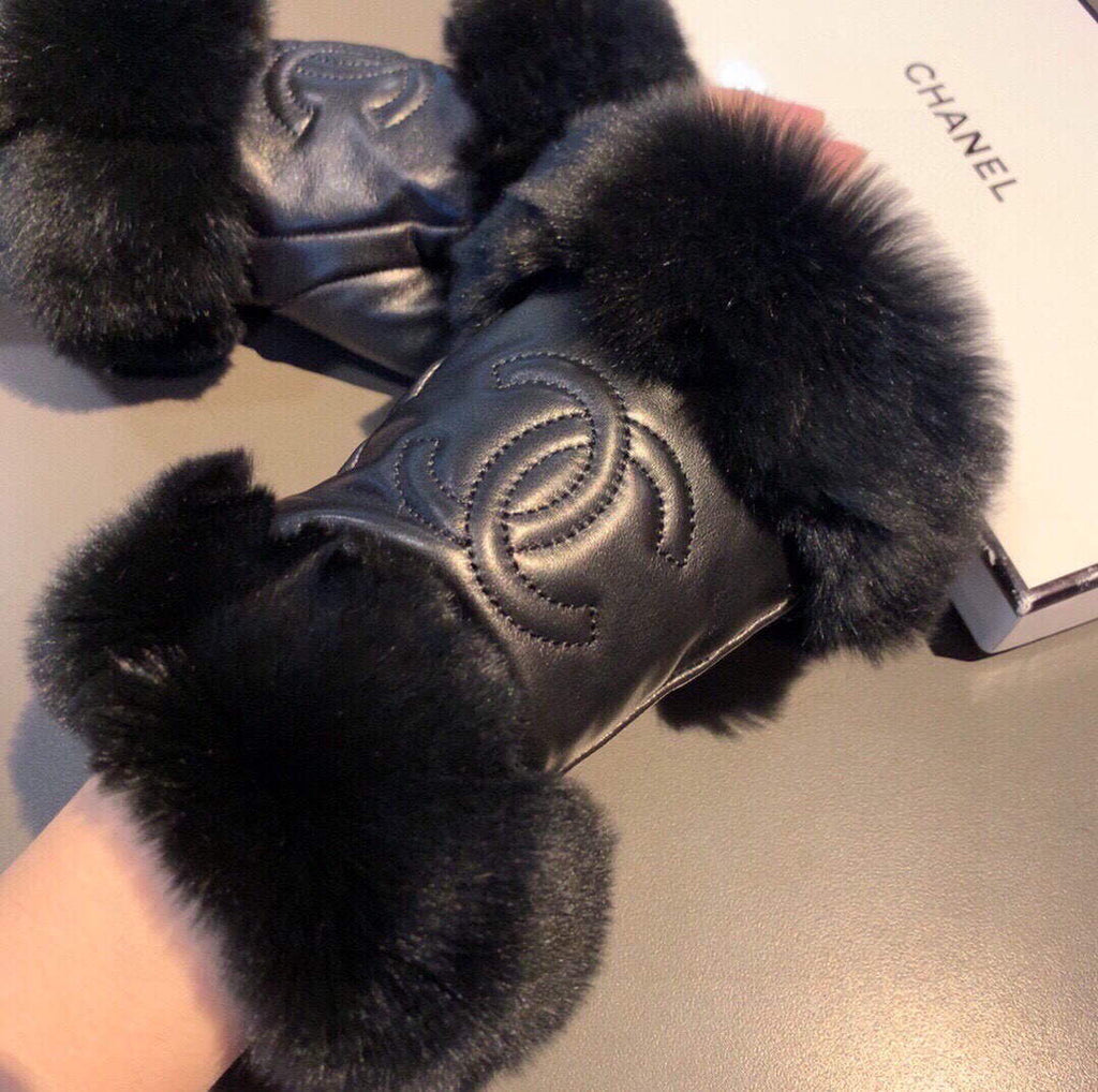 Chanel Women's Gloves Designer Leather Gloves AA8317