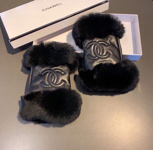 Chanel Women's Gloves Designer Leather Gloves AA8317 - Default Title - View 3