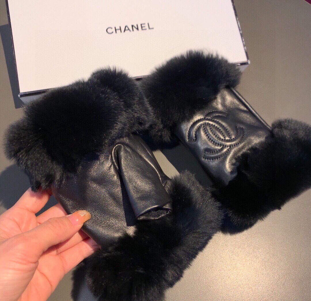 Chanel Women's Gloves Designer Leather Gloves AA8317