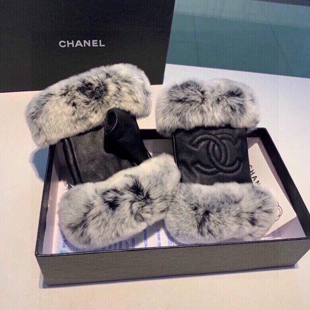Chanel Women's Gloves Designer Leather Gloves AA8318