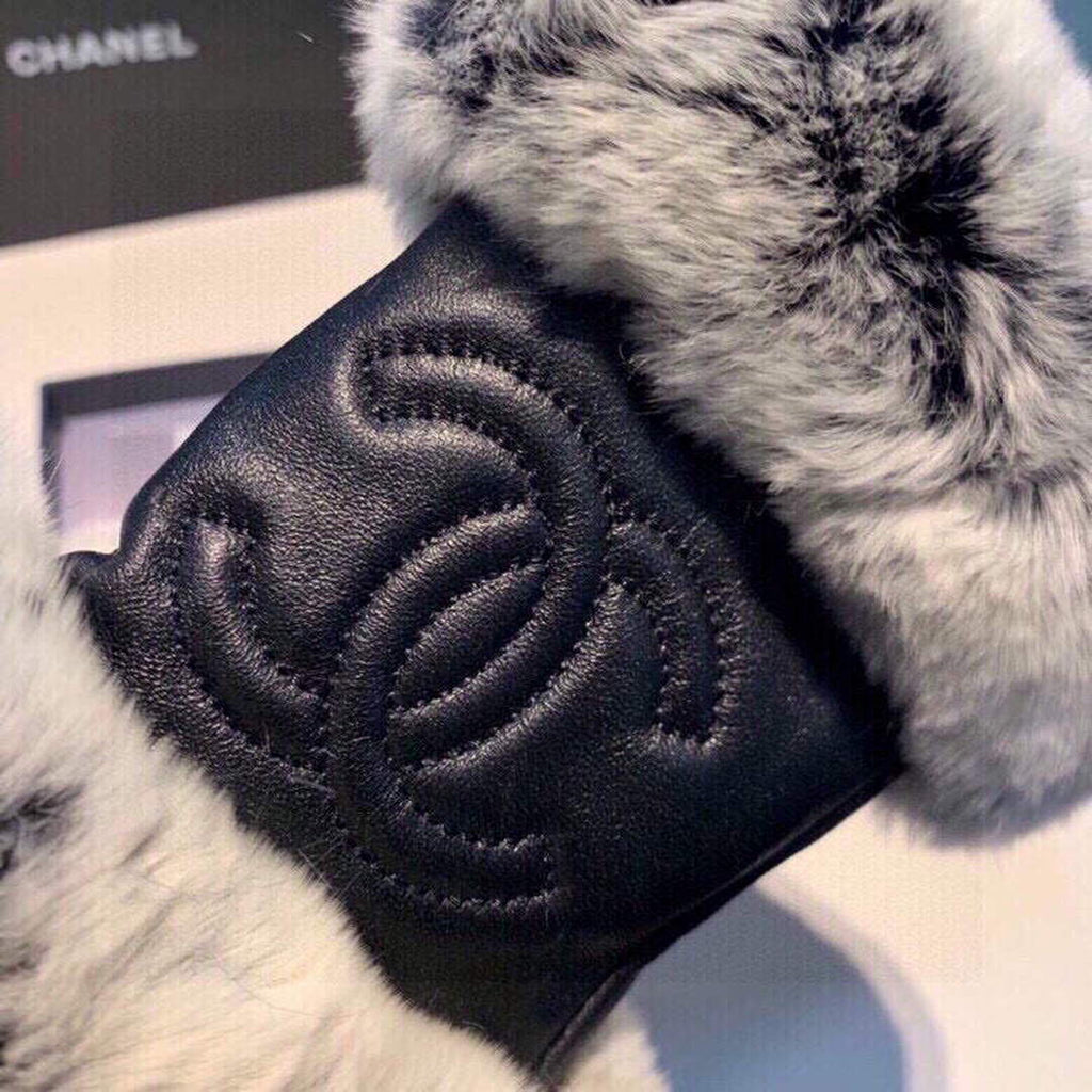 Chanel Women's Gloves Designer Leather Gloves AA8318