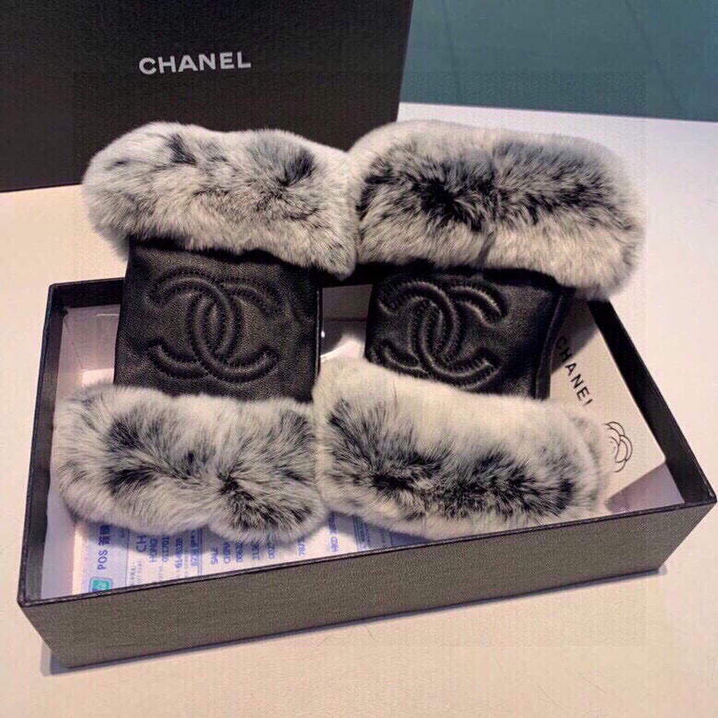 Chanel Women's Gloves Designer Leather Gloves AA8318