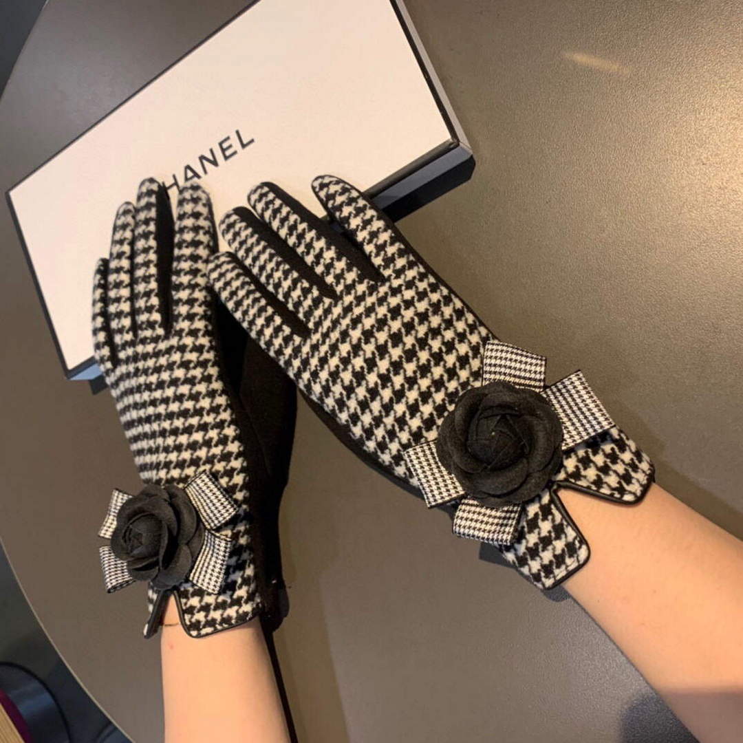 Chanel Women's Gloves Designer Wool Gloves AA8319