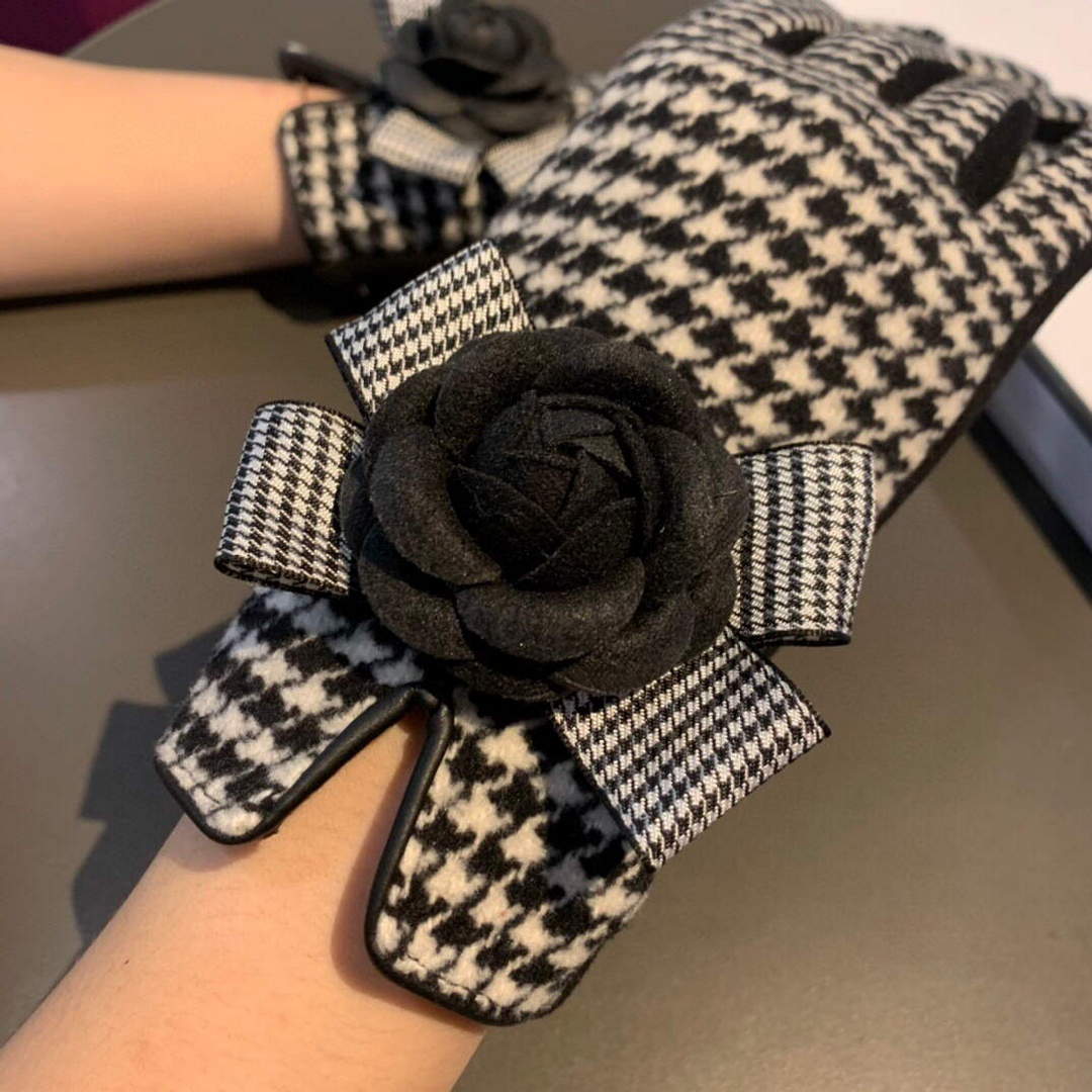 Chanel Women's Gloves Designer Wool Gloves AA8319