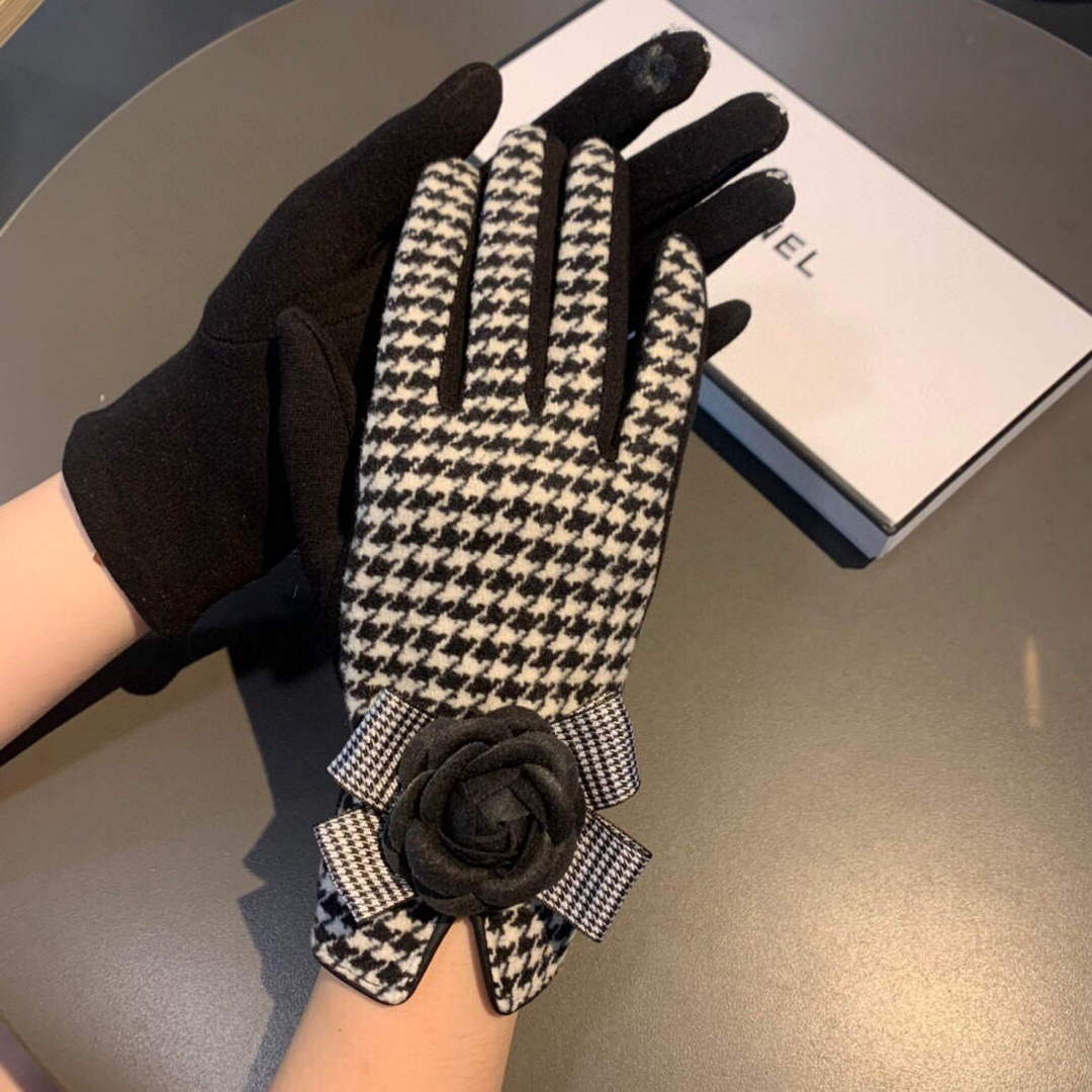 Chanel Women's Gloves Designer Wool Gloves AA8319