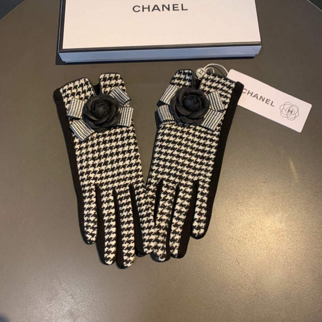 Chanel Women's Gloves Designer Wool Gloves AA8319