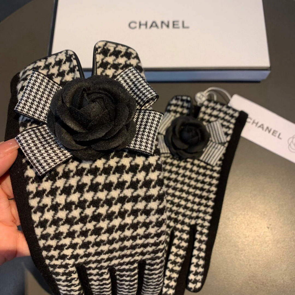 Chanel Women's Gloves Designer Wool Gloves AA8319