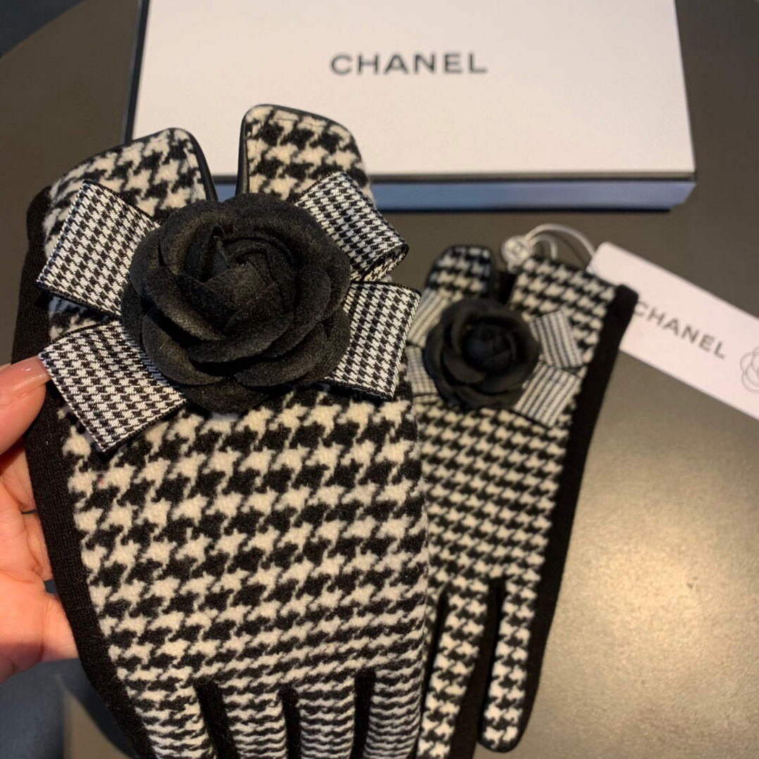 Chanel Women's Gloves Designer Wool Gloves AA8319