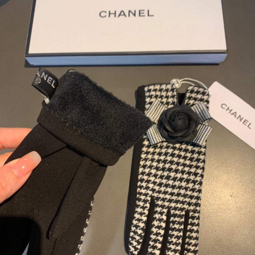 Chanel Women's Gloves Designer Wool Gloves AA8319