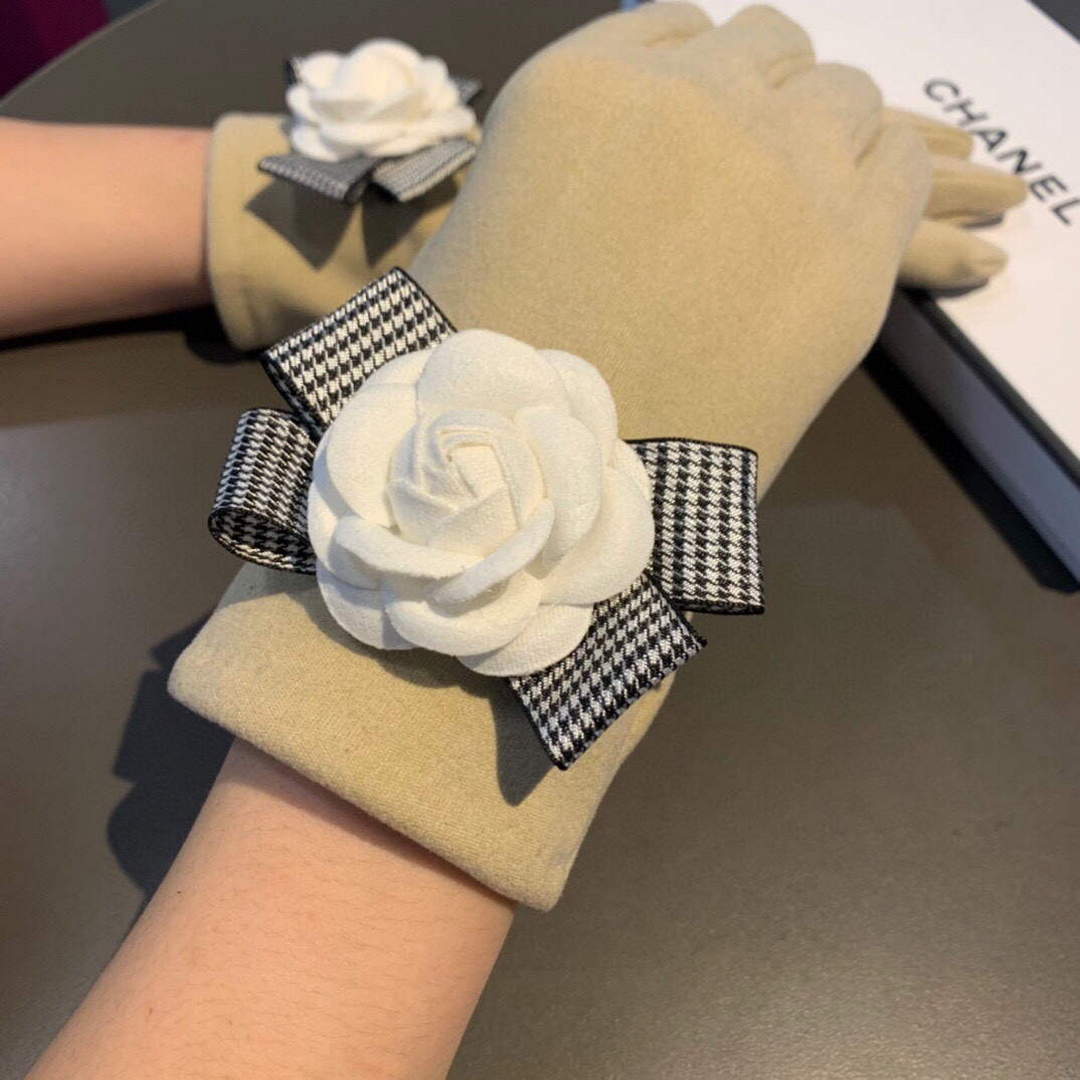 Chanel Women's Gloves Designer Wool Gloves AA8320