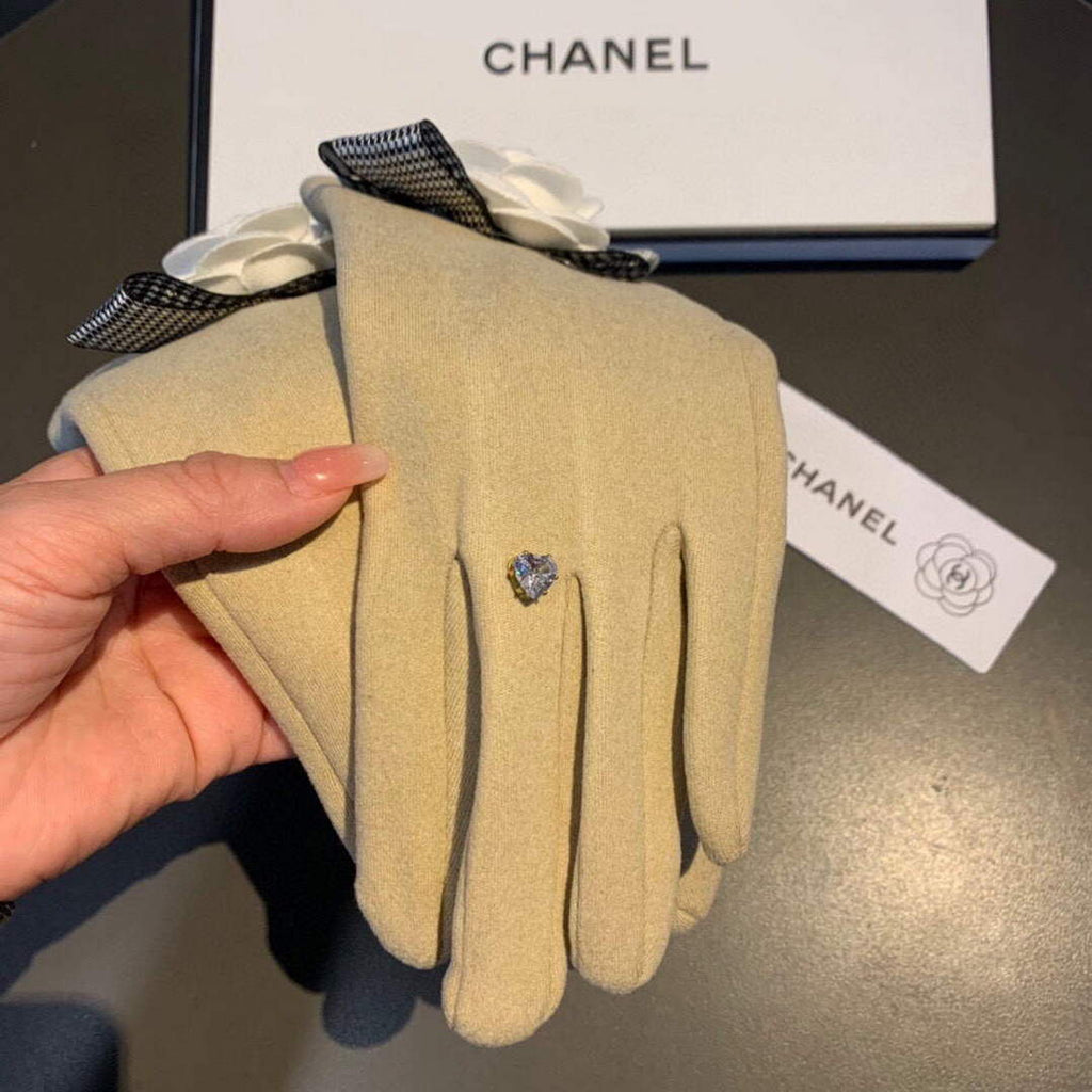 Chanel Women's Gloves Designer Wool Gloves AA8320