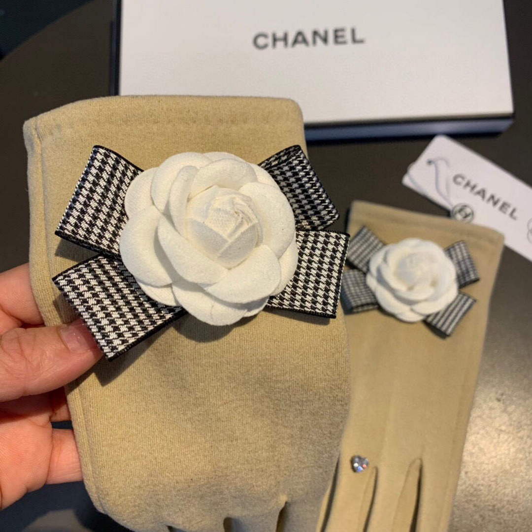 Chanel Women's Gloves Designer Wool Gloves AA8320