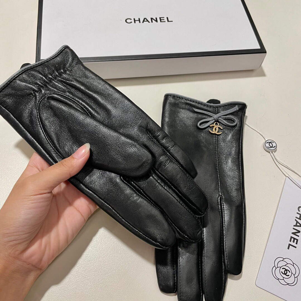 Chanel Women's Gloves Designer Leather Gloves AA8322