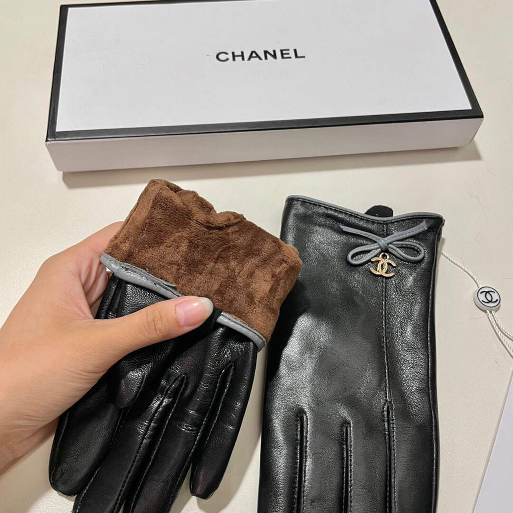 Chanel Women's Gloves Designer Leather Gloves AA8322