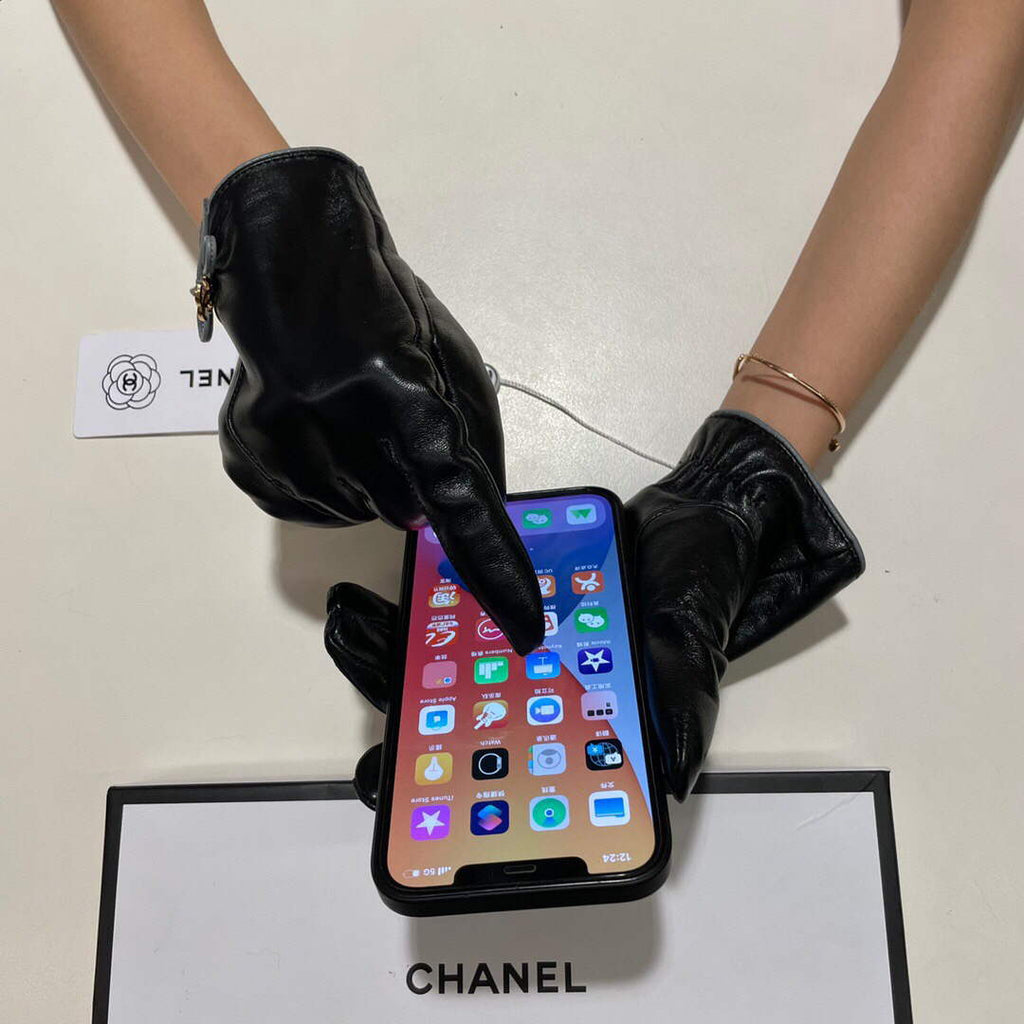 Chanel Women's Gloves Designer Leather Gloves AA8322