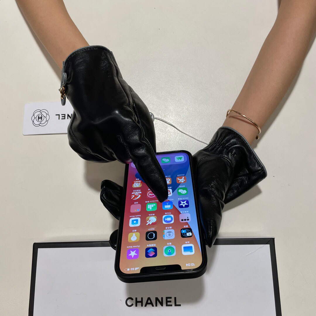 Chanel Women's Gloves Designer Leather Gloves AA8322