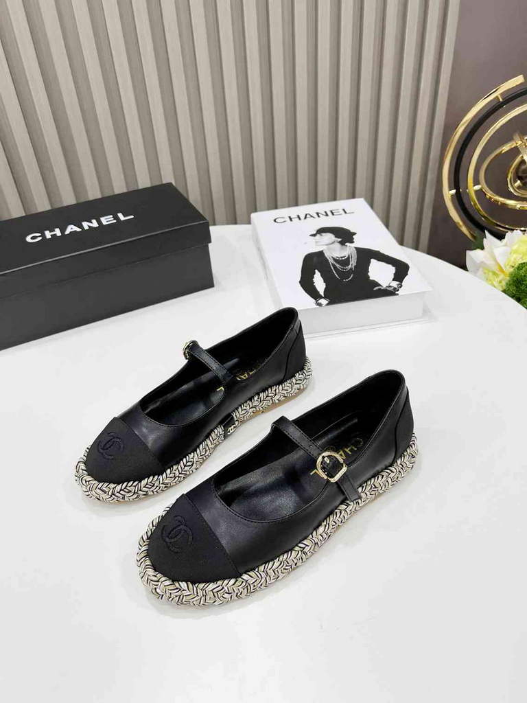 Chanel Women's Loafers Calfskin C90261