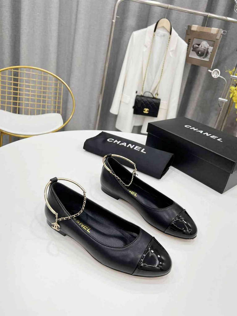 Chanel Women's Loafers Calfskin C90263