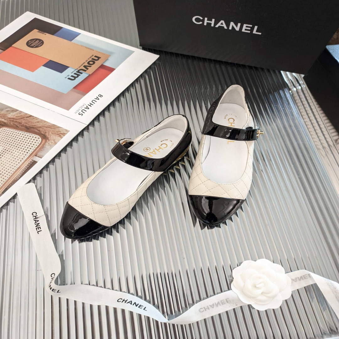 Chanel Women's Loafers Fashion Chanel Shoes C90194