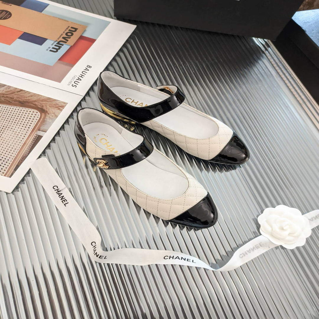 Chanel Women's Loafers Fashion Chanel Shoes C90194