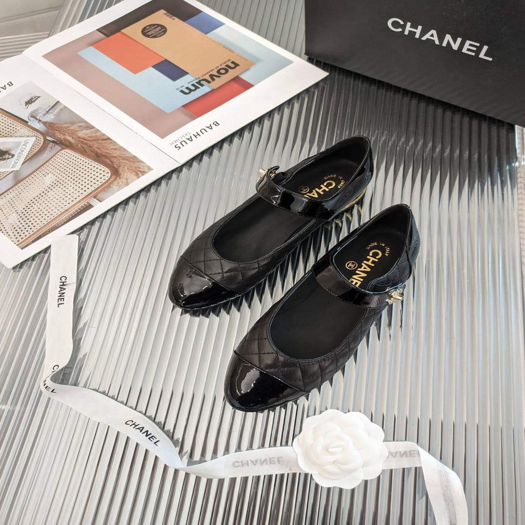 Chanel Women's Loafers Fashion Chanel Shoes C90195